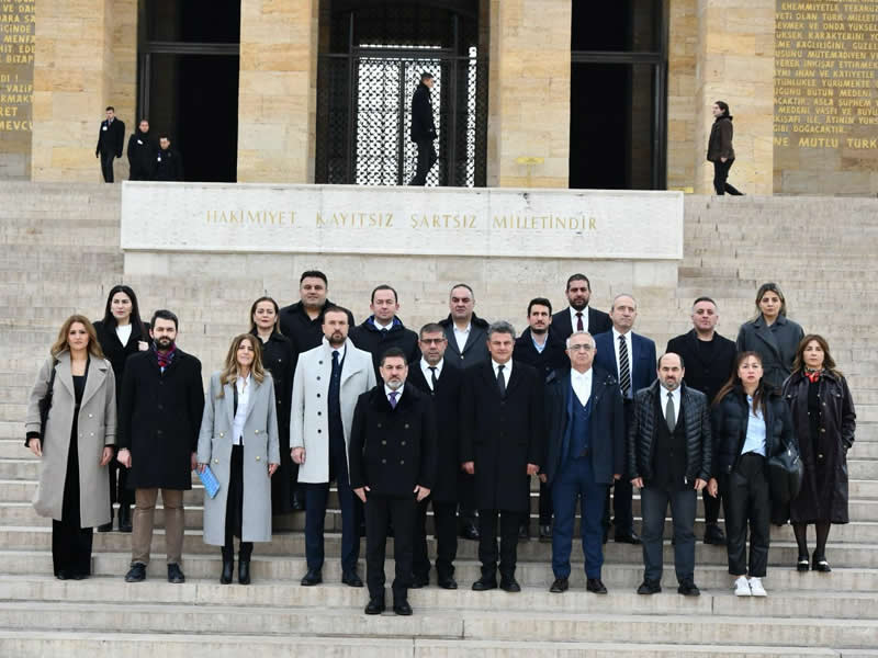 BASİAD Yönetim Kurulu üyelerimizle birlikte Anıtkabir' i ziyaret ettik.