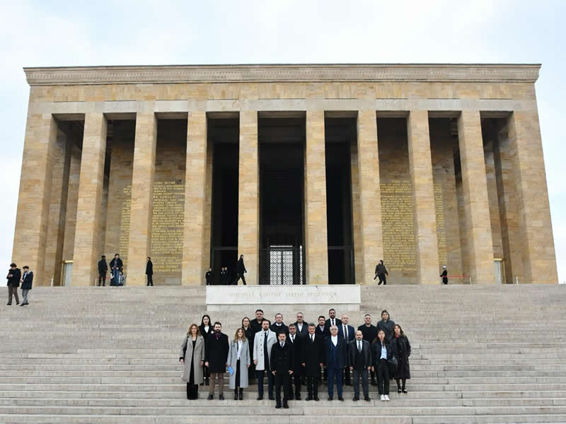 BASİAD Yönetim Kurulu üyelerimizle birlikte Anıtkabir' i ziyaret ettik.